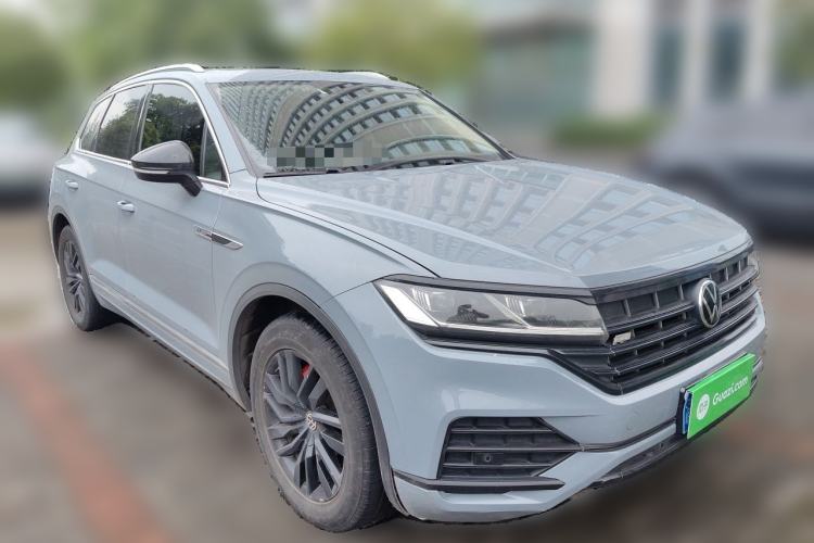 Used Volkswagen Touareg 2021 2.0 TSI Ruiyi Edition Front Right 45 Deg