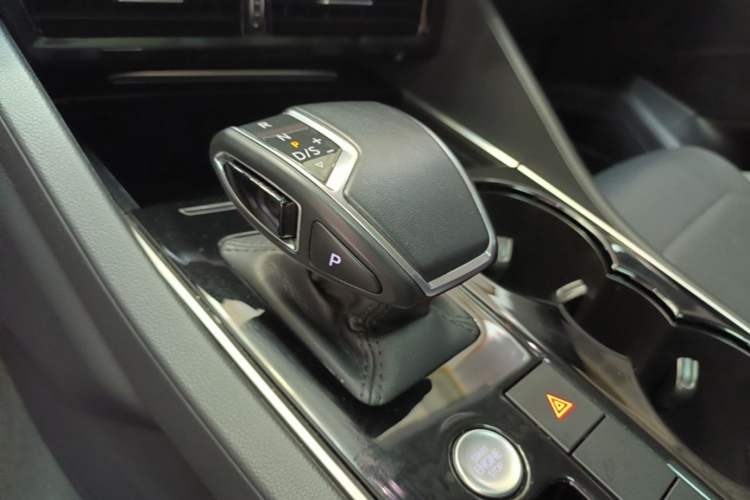 Used Volkswagen Touareg 2021 2.0 TSI Ruiyi Edition Gear Lever
