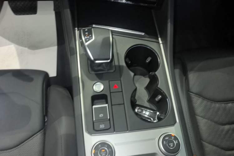 Used Volkswagen Touareg 2021 2.0 TSI Flagship Special Edition Gear Lever