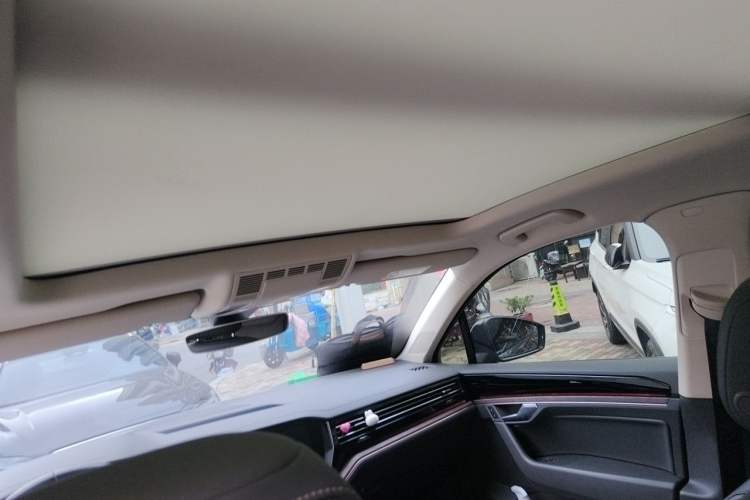 Used Volkswagen Touareg 2021 3.0 TSI Luxury Edition Black Diamond Sport Package Headliner