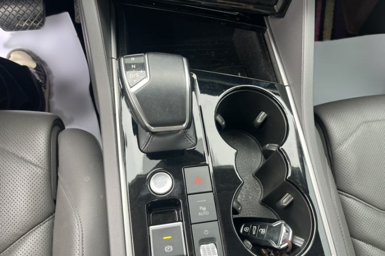Used Volkswagen Touareg 2021 3.0 TSI Prestige Edition Classic Sport Package Interior 1