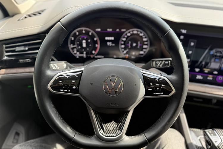 Used Volkswagen Touareg 2021 2.0 TSI RuiShang Edition Interior 2