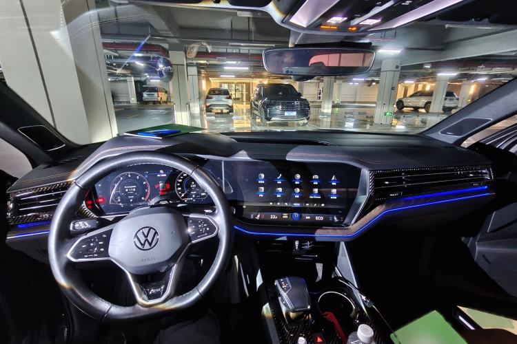 Used Volkswagen Touareg 2021 3.0 TSI Prestige Edition Interior 2