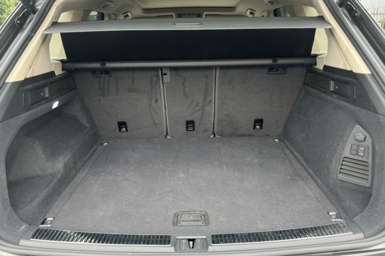 Used Volkswagen Touareg 2021 3.0 TSI Prestige Edition Classic Sport Package Interior 4