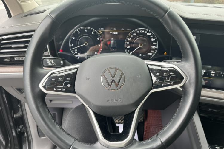 Used Volkswagen Touareg 2021 3.0 TSI Prestige Edition Classic Sport Package Interior 8