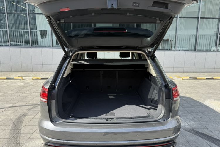 Used Volkswagen Touareg 2021 2.0 TSI RuiShang Edition Interior 9