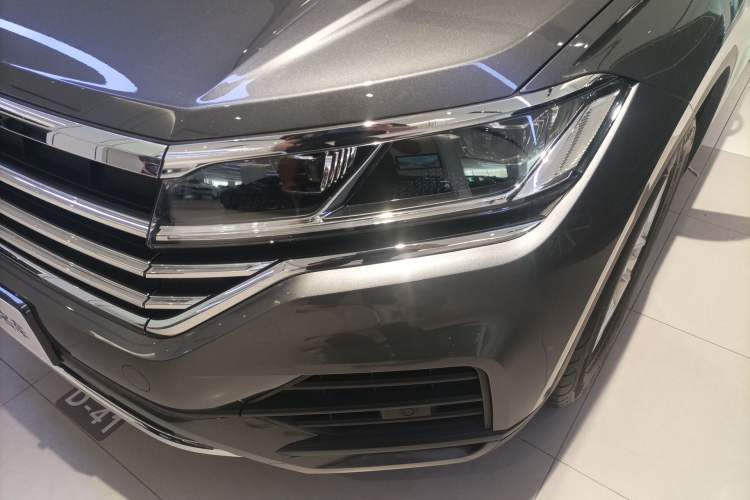 Used Volkswagen Touareg 2021 2.0 TSI Flagship Special Edition Left Front Headlight