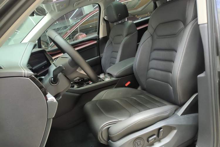 Used Volkswagen Touareg 2021 2.0 TSI Ruiyi Edition Left Front Seat