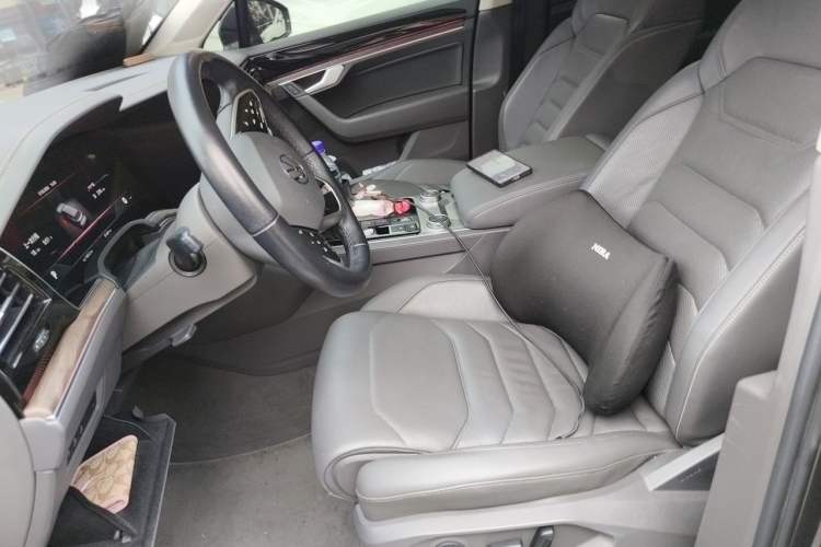 Used Volkswagen Touareg 2021 3.0 TSI Luxury Edition Black Diamond Sport Package Left Front Seat