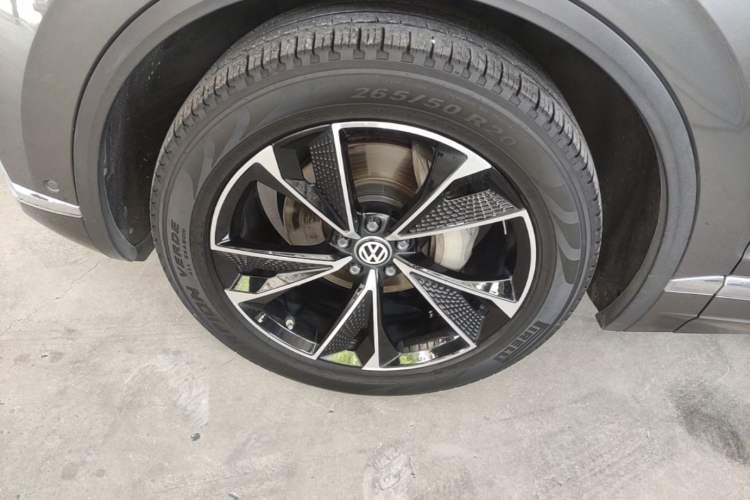 Used Volkswagen Touareg 2021 2.0 TSI Ruiyi Edition Left Front Wheel Hub