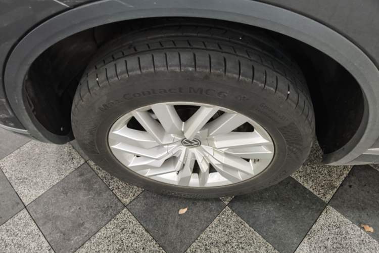 Used Volkswagen Touareg 2021 2.0 TSI Ruiyi Edition Left Front Wheel Hub