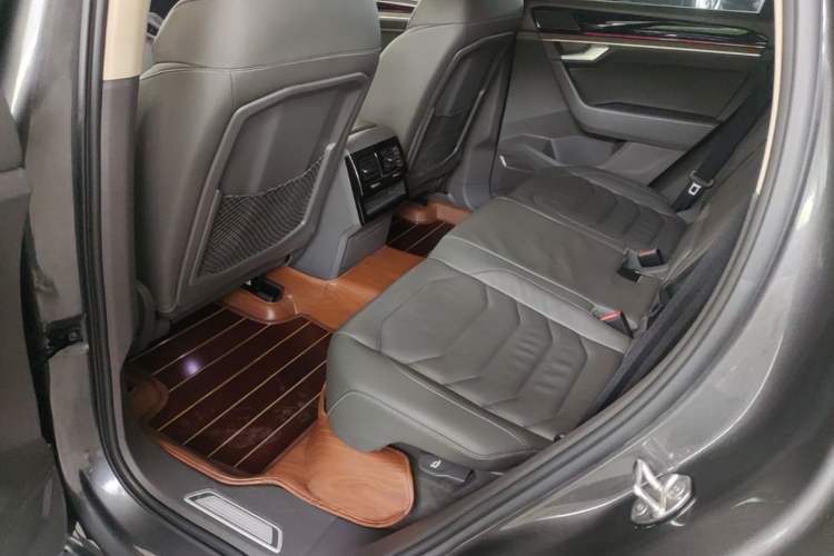 Used Volkswagen Touareg 2021 2.0 TSI Ruiyi Edition Left Rear Seat