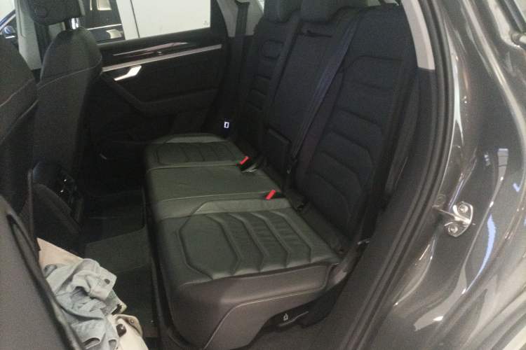 Used Volkswagen Touareg 2021 2.0 TSI Flagship Special Edition Left Rear Seat