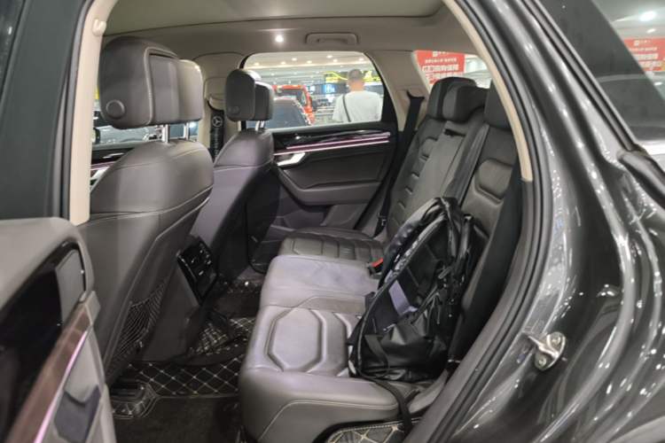 Used Volkswagen Touareg 2021 2.0 TSI Ruiyi Edition Left Rear Seat