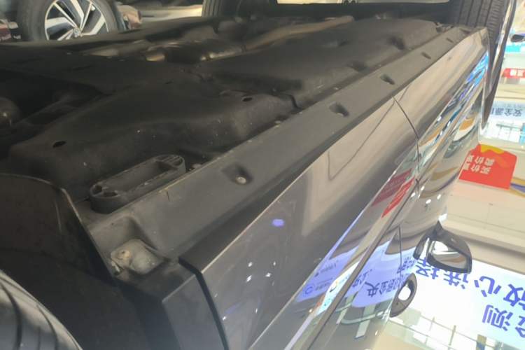 Used Volkswagen Touareg 2021 2.0 TSI Ruiyi Edition Left Side Sill