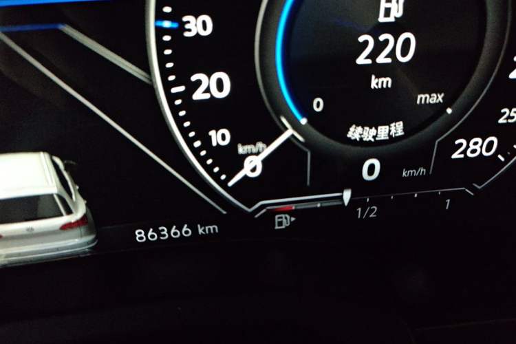 Used Volkswagen Touareg 2021 3.0 TSI Prestige Edition Odometer Close Up