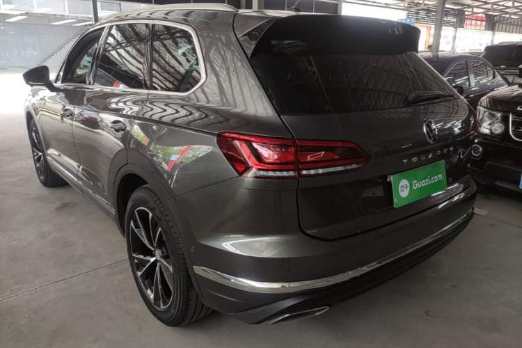 Used Volkswagen Touareg 2021 2.0 TSI Ruiyi Edition Rear Left 45 Deg