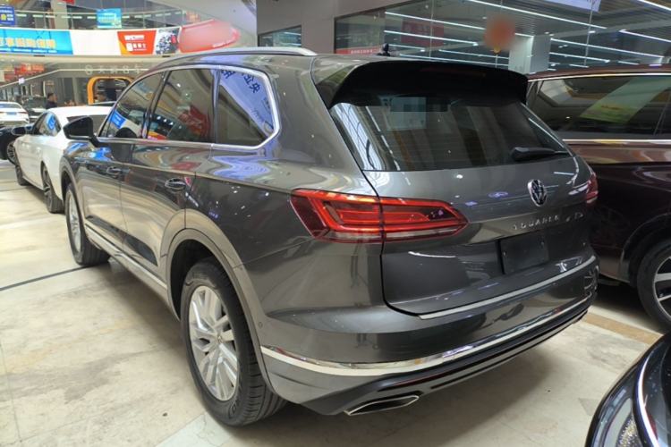 Used Volkswagen Touareg 2021 2.0 TSI Ruiyi Edition Rear Left 45 Deg