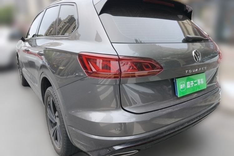Used Volkswagen Touareg 2021 3.0 TSI Luxury Edition Black Diamond Sport Package Rear Left 45 Deg