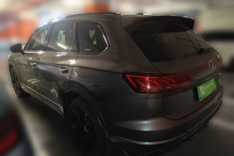 Used Volkswagen Touareg 2021 3.0 TSI Luxury Edition Black Diamond Sport Package Rear Left 45 Deg