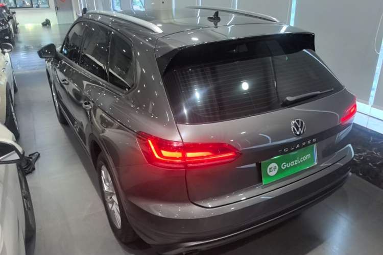 Used Volkswagen Touareg 2021 2.0 TSI Flagship Special Edition Rear Left 45 Deg