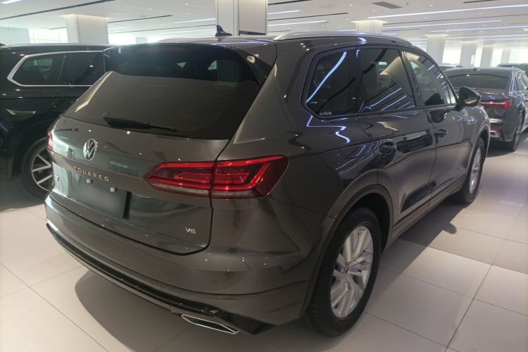 Used Volkswagen Touareg 2021 2.0 TSI Flagship Special Edition Rear Right 45 Deg