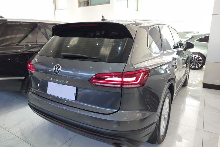 Used Volkswagen Touareg 2021 2.0 TSI Flagship Special Edition Rear Right 45 Deg