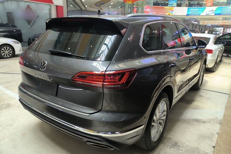Used Volkswagen Touareg 2021 2.0 TSI Ruiyi Edition Rear Right 45 Deg