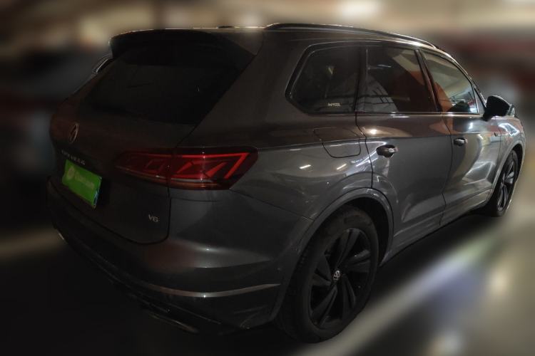 Used Volkswagen Touareg 2021 3.0 TSI Luxury Edition Black Diamond Sport Package Rear Right 45 Deg
