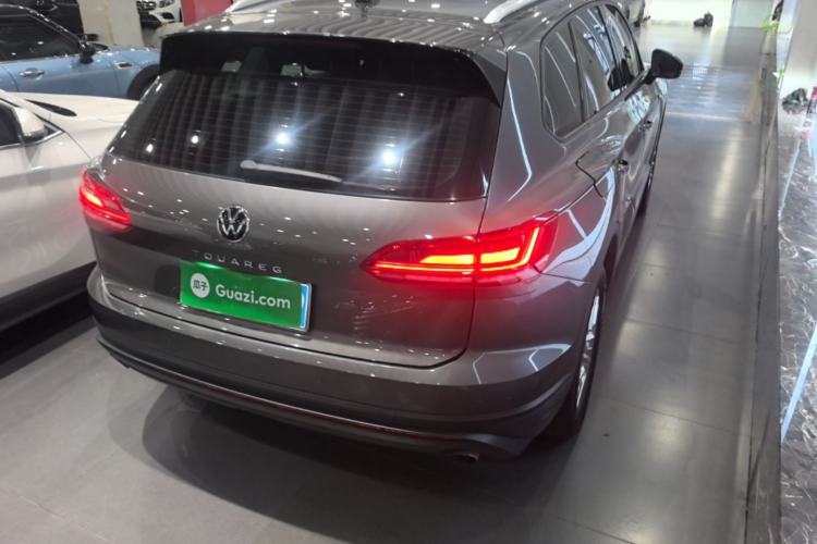 Used Volkswagen Touareg 2021 2.0 TSI Flagship Special Edition Rear Right 45 Deg