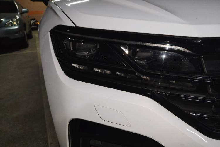 Used Volkswagen Touareg 2021 3.0 TSI Prestige Edition Classic Sport Package Right Front Headlight