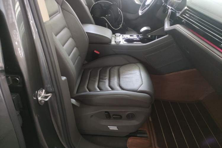 Used Volkswagen Touareg 2021 2.0 TSI Ruiyi Edition Right Front Seat