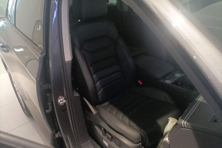 Used Volkswagen Touareg 2021 2.0 TSI Flagship Special Edition Right Front Seat