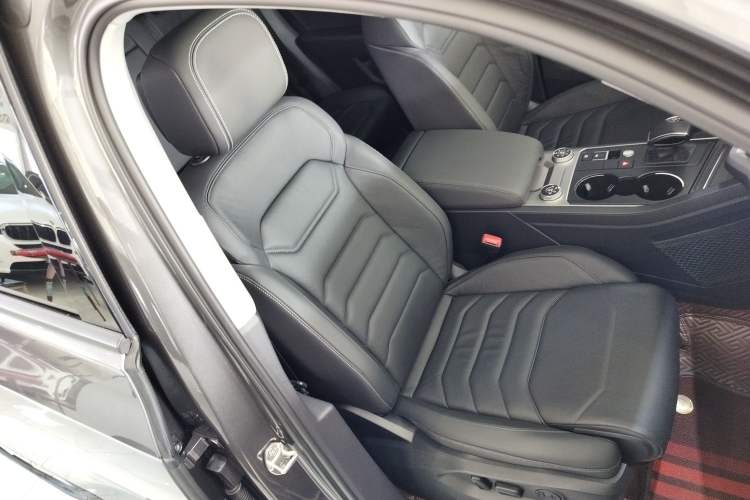 Used Volkswagen Touareg 2021 2.0 TSI Flagship Special Edition Right Front Seat