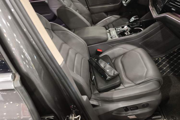 Used Volkswagen Touareg 2021 2.0 TSI Ruiyi Edition Right Front Seat