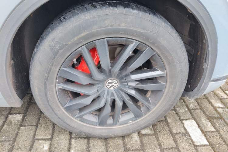 Used Volkswagen Touareg 2021 2.0 TSI Ruiyi Edition Right Front Wheel Hub