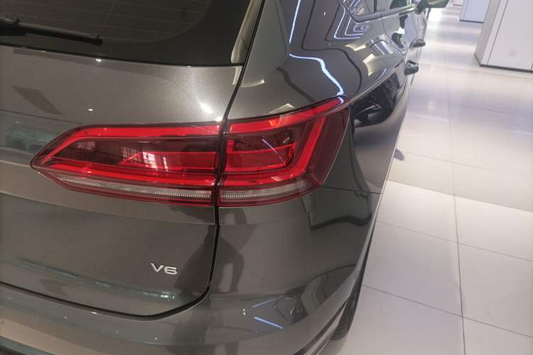 Used Volkswagen Touareg 2021 2.0 TSI Flagship Special Edition Right Rear Taillight