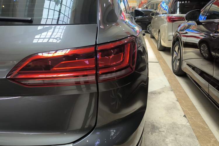 Used Volkswagen Touareg 2021 2.0 TSI Ruiyi Edition Right Rear Taillight