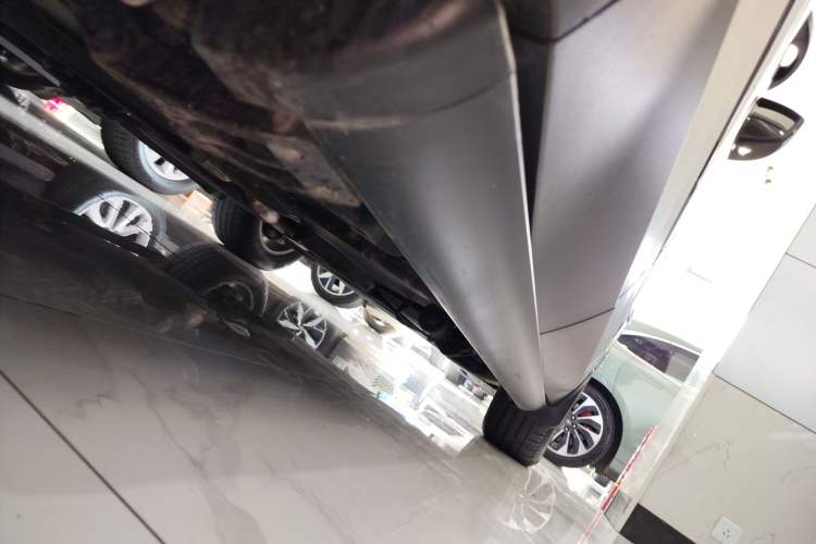 Used Volkswagen Touareg 2021 2.0 TSI Flagship Special Edition Right Side Sill