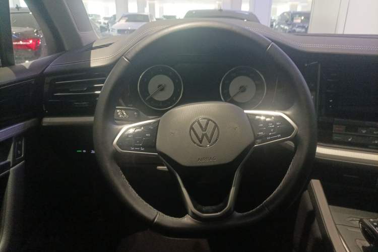 Used Volkswagen Touareg 2021 2.0 TSI Flagship Special Edition Steering Wheel