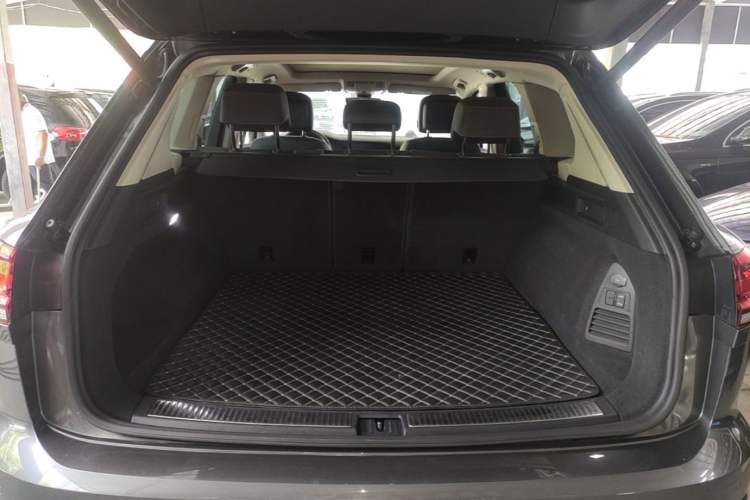 Used Volkswagen Touareg 2021 2.0 TSI Ruiyi Edition Trunk