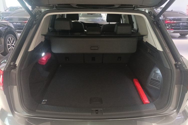 Used Volkswagen Touareg 2021 2.0 TSI Flagship Special Edition Trunk