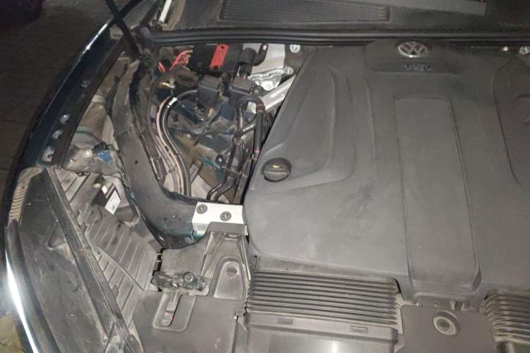 Used Volkswagen Touareg 2021 2.0 TSI RuiShang Edition Engine Bay Right