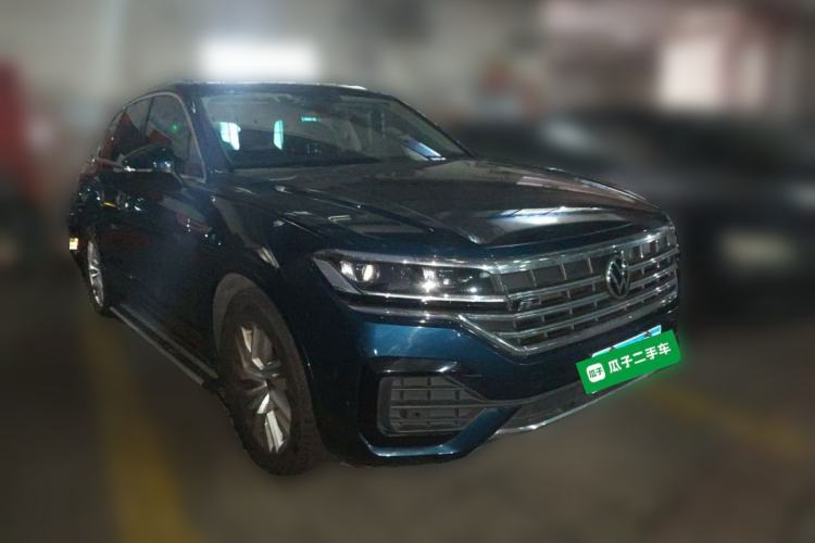 Used Volkswagen Touareg 2021 2.0 TSI RuiShang Edition Front Right 45 Deg