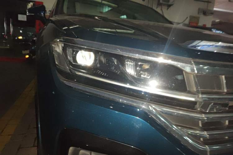 Used Volkswagen Touareg 2021 2.0 TSI RuiShang Edition Right Front Headlight