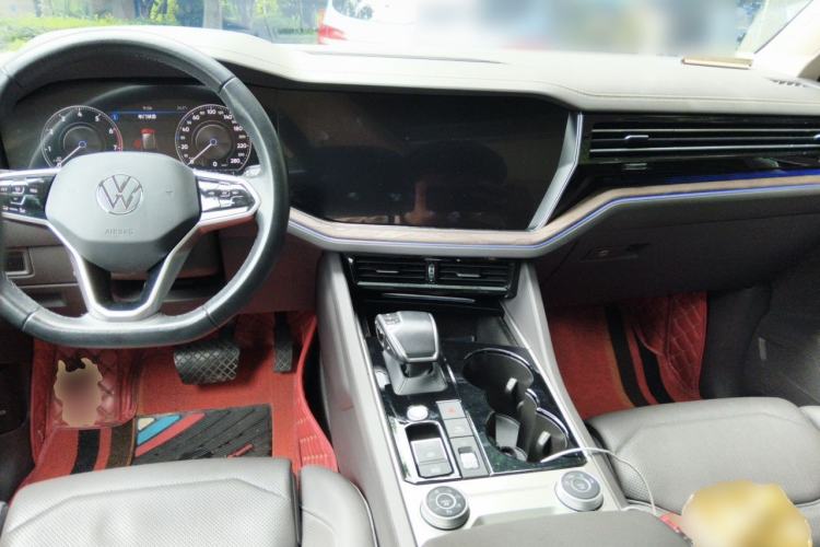 Used Volkswagen Touareg 2021 3.0 TSI Prestige Edition Classic Sport Package Center Console