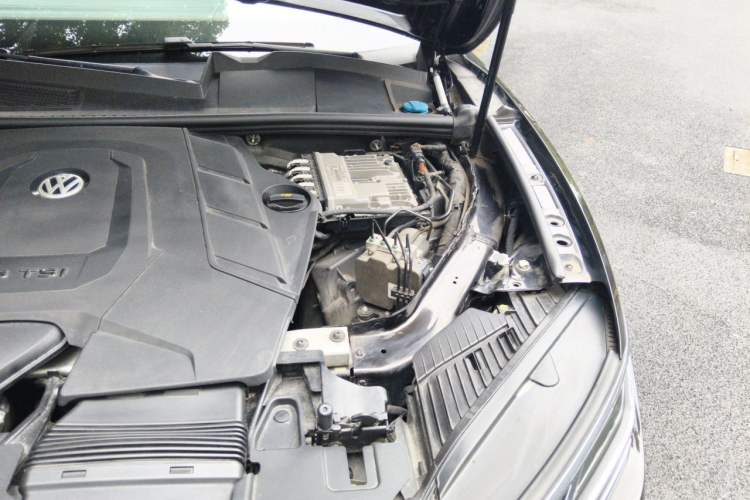 Used Volkswagen Touareg 2021 3.0 TSI Prestige Edition Classic Sport Package Engine Bay Left