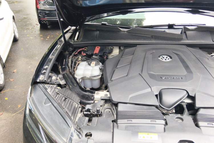 Used Volkswagen Touareg 2021 3.0 TSI Prestige Edition Classic Sport Package Engine Bay Right