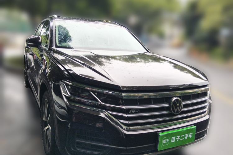 Used Volkswagen Touareg 2021 3.0 TSI Prestige Edition Classic Sport Package Front Right 45 Deg