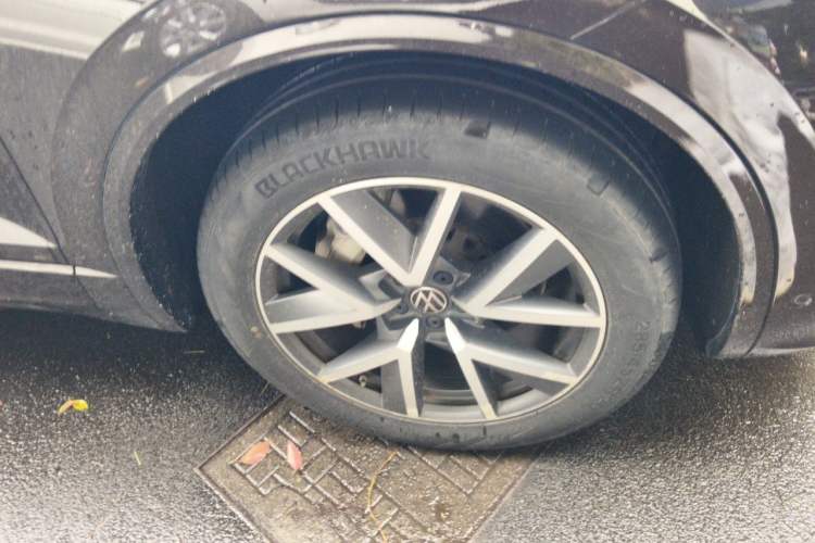 Used Volkswagen Touareg 2021 3.0 TSI Prestige Edition Classic Sport Package Right Front Wheel Hub